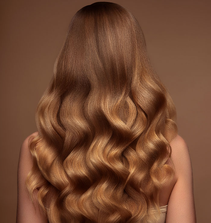 Beautiful, long and wavy blonde hair extensions